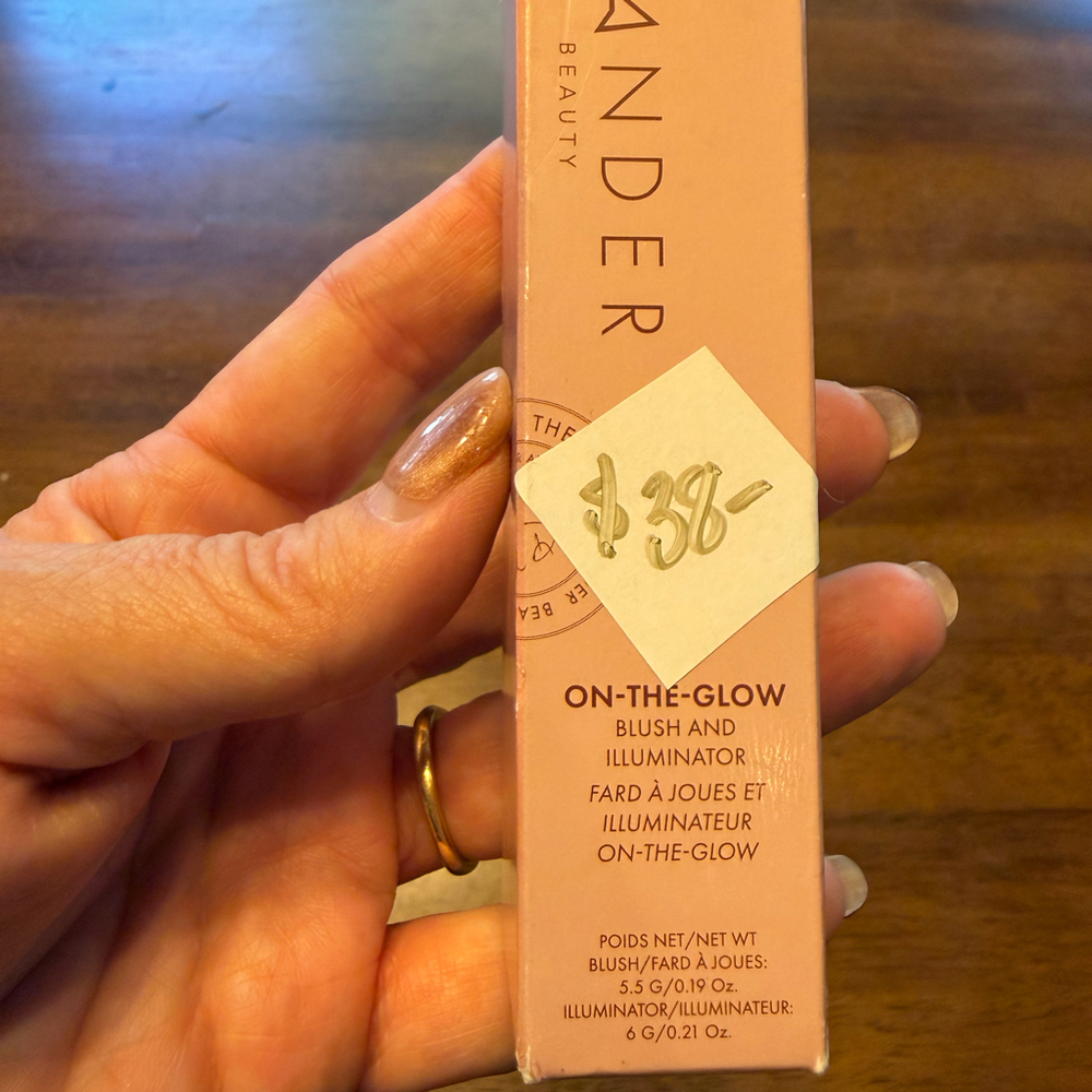 Wander Beauty On-the-Glow blush and illuminator